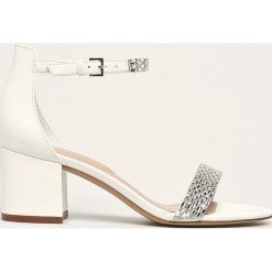 Aldo - Sandały Vanami. Białe sandały damskie ALDO, bez wzorów, ze skóry ekologicznej, bez obcasa, na obcasie, na klamry. Za 319,90 zł.