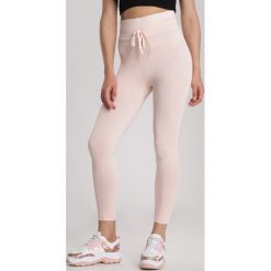 Jasnoróżowe Legginsy Bolireisis. Różowe legginsy damskie Renee, s, bez wzorów. Za 59,99 zł.