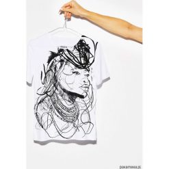 Himba sketch woman white. Białe t-shirty damskie Pakamera, bez wzorów, z wiskozy, bez kołnierzyka. Za 129,00 zł.