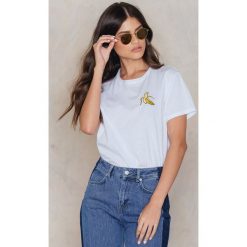 T-shirty damskie: Kristin Sundberg for NA-KD T-shirt Banana – White
