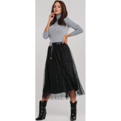 Czarna Spódnica Anstead. Czarne spódniczki damskie Renee, s, z weluru, krótkie, midi. Za 109,99 zł.
