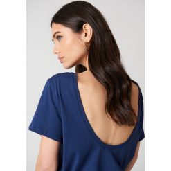 NA-KD Basic T-shirt z odkrytymi plecami - Blue,Navy. Niebieskie t-shirty damskie NA-KD Basic, z bawełny, z dekoltem na plecach. Za 52,95 zł.