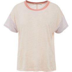 Rag & bone PAYTEN Tshirt z nadrukiem pink cloud. Różowe bluzki damskie marki rag & bone, m, z nadrukiem, ze lnu, bez kołnierzyka, bez rękawów. Za 569,00 zł.
