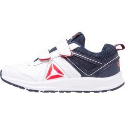 Reebok ALMOTIO 3.0 2V Obuwie treningowe white/navy/red. Białe buty skate męskie marki Reebok, z gumy. Za 129,00 zł.
