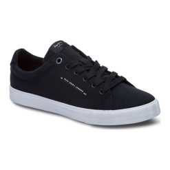 Sneakersy w kolorze czarnym. Czarne trampki męskie Denim Special, bez wzorów, z materiału, na sznurówki. W wyprzedaży za 98,95 zł.