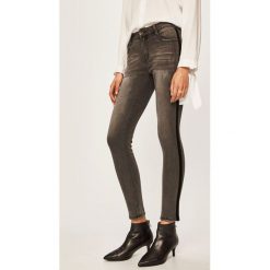 Answear - Jeansy. Szare jeansy damskie ANSWEAR, s. W wyprzedaży za 79,90 zł.