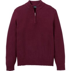 Sweter ze stójką z zamkiem bonprix czerwony klonowy. Czerwone swetry męskie bonprix, s, bez wzorów, z dzianiny, ze stójką, bez kaptura. Za 79,99 zł.