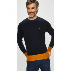 Tommy Hilfiger - Sweter. Czarne swetry klasyczne męskie TOMMY HILFIGER, l, z dzianiny, z okrągłym kołnierzem. Za 549,90 zł.