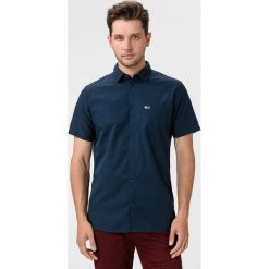 Tommy Jeans Koszula Niebieski. Niebieskie koszule męskie Tommy Jeans, s, bez wzorów, z bawełny, bez kołnierzyka, z krótkim rękawem. Za 307,95 zł.