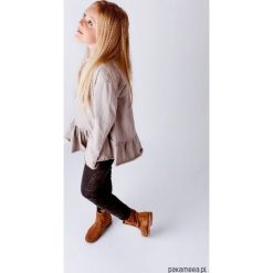 Bluzeczka J e l l y BLOUSE beż. Szare bluzki dziewczęce marki Pakamera, z falbankami, z długim rękawem. Za 114,00 zł.