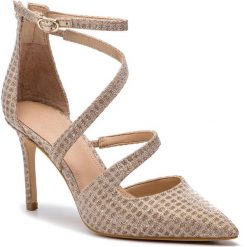 Szpilki GUESS - FL5BK2 FAM08 WHIBE. Półbuty damskie Guess. W wyprzedaży za 369,00 zł.