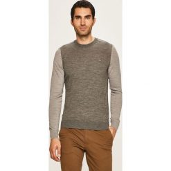 Lacoste - Sweter. Szare swetry męskie Lacoste, s, z wełny, z okrągłym kołnierzem. W wyprzedaży za 399,90 zł.