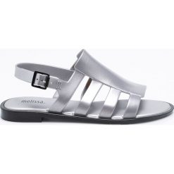 Melissa - Sandały Boemia Shine. Żółte klapki damskie Melissa, bez wzorów, z gumy, bez obcasa, na obcasie. W wyprzedaży za 129,90 zł.