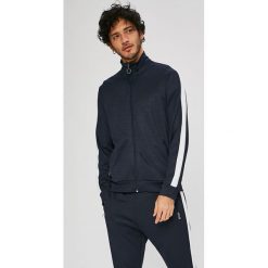 Review - Bluza. Niebieskie bluzy męskie Review, xxl, z nadrukiem, z bawełny, z kapturem, bez rękawów, bez kaptura. W wyprzedaży za 99,90 zł.