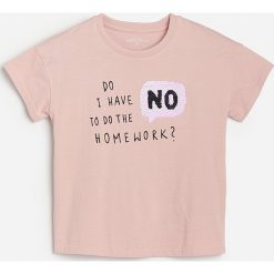 Bawełniany t-shirt z aplikacją - Różowy. Różowe t-shirty damskie Reserved, z aplikacjami, z bawełny, bez kołnierzyka. Za 29,99 zł.