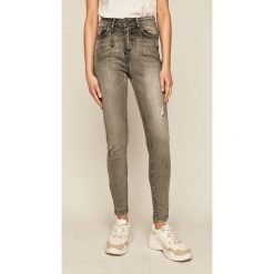 Medicine - Jeansy Boho Breeze. Szare jeansy damskie MEDICINE. W wyprzedaży za 89,90 zł.