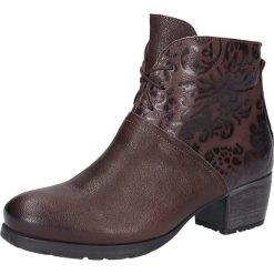 Skórzane botki w kolorze brązowym. Pomarańczowe botki damskie Think!, bez obcasa, na obcasie, bez zapięcia. W wyprzedaży za 279,95 zł.