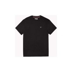 T-shirty z krótkim rękawem Tommy Jeans DM0DM04574 TOMMY CLASSICS. Czarne t-shirty męskie Tommy Jeans, xl, bez wzorów, z jeansu, bez kołnierzyka, krótkie. Za 115,05 zł.