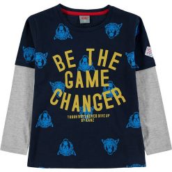 Koszulka w kolorze granatowo-szarym. Szare t-shirty chłopięce Kanz, z nadrukiem, z bawełny, z długim rękawem. W wyprzedaży za 35,95 zł.