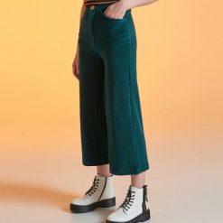 Sztruksowe spodnie culotte - Khaki. Brązowe spodnie damskie Cropp, s, ze sztruksu. W wyprzedaży za 39,99 zł.