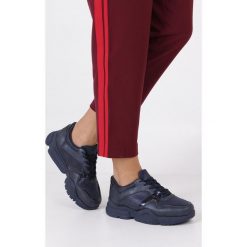 Granatowe buty sportowe sneakersy sznurowane casu 7-k571b. Niebieskie buty sportowe damskie Casu, ze skóry ekologicznej. Za 89,99 zł.