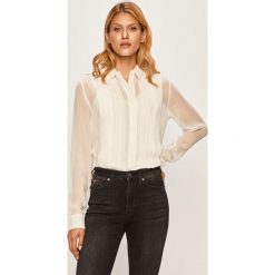 Pepe Jeans - Koszula Rita. Białe bluzki damskie Pepe Jeans, na co dzień, s, bez wzorów, z poliesteru, klasyczne, z klasycznym kołnierzykiem, z długim rękawem. W wyprzedaży za 239,90 zł.