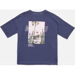 Bawełniany t-shirt z nadrukiem - Granatowy. Niebieskie t-shirty męskie Reserved, z nadrukiem, z bawełny, bez kołnierzyka. Za 14,99 zł.