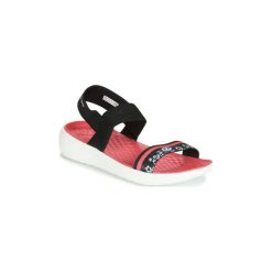 Sandały Crocs LITERIDE HYPER FLORAL SANDAL W. Czarne klapki damskie Crocs, bez wzorów, bez obcasa. W wyprzedaży za 159,20 zł.
