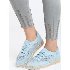 Jasnoniebieskie Espadryle Helsy. Niebieskie espadryle damskie Born2be, bez wzorów, bez obcasa, na płaskiej podeszwie. Za 39,99 zł.
