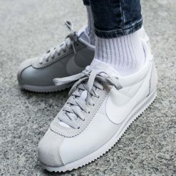 Buty Nike Wmns Classic Cortez Nylon "Pure Platinum" (749864-010). Buty sportowe damskie Nike. Za 379,99 zł.