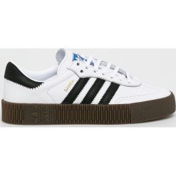 Adidas Originals - Buty Sambarose. Białe buty sportowe damskie adidas Originals, bez wzorów, ze skóry, sportowe. W wyprzedaży za 329,90 zł.