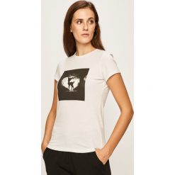 Only - T-shirt. Białe bluzki damskie ONLY, s, z nadrukiem, z bawełny, z okrągłym kołnierzem. W wyprzedaży za 59,90 zł.