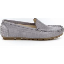Mokasyny damskie w kratkę - skóra naturalna - model 001 – kolor szara kratka. Szare mokasyny damskie Zapato, do pracy, na lato, w kratkę, z jeansu, klasyczne, na niskim obcasie, na płaskiej podeszwie, bez zapięcia. Za 310,00 zł.