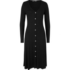 Sukienka shirtowa bonprix czarny. Czarne sukienki damskie bonprix, bez wzorów, bez kołnierzyka, bez rękawów, midi. Za 99,99 zł.