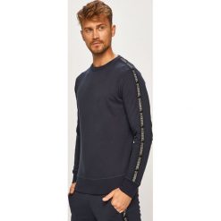 Diesel - Bluza. Niebieskie bluzy męskie Diesel, m, z aplikacjami, z bawełny, z okrągłym kołnierzem. W wyprzedaży za 259,90 zł.