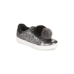 Buty Dziecko Geox J DJROCK GIRL. Szare trampki dziewczęce marki Geox, bez wzorów, bez zapięcia. Za 247,20 zł.