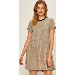 Volcom - Sukienka. Brązowe sukienki damskie Volcom, na co dzień, m, bez wzorów, z wiskozy, casualowe, z okrągłym kołnierzem, z krótkim rękawem, krótkie, mini, proste. Za 289,90 zł.