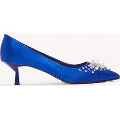 Czółenka: NA-KD Shoes Satynowe czółenka z koralikami – Blue