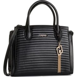 Torebka LIU JO - M Satchel A69040 E0040 Nero 22222. Czarne torebki klasyczne damskie Liu Jo, bez wzorów, ze skóry ekologicznej, klasyczne, bez dodatków. Za 689,00 zł.