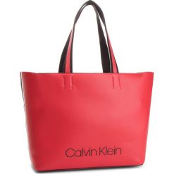 Torebka CALVIN KLEIN - Collegic Shopper K60K604457 626. Szare shopper bag damskie marki Calvin Klein, szklane. Za 649,00 zł.