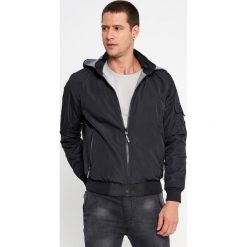 Czarna Dwustronna Kurtka Kimophite. Czarne kurtki męskie Born2be, xl, bez wzorów. Za 149,99 zł.