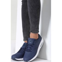 Granatowe Buty Sportowe Hot Days. Niebieskie buty sportowe damskie Inny, bez wzorów, sportowe. Za 89,99 zł.