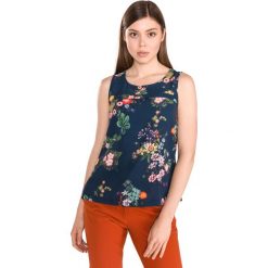 Liu Jo Top Niebieski. Niebieskie podkoszulki damskie Liu Jo, m, z aplikacjami, z elastanu, bez kołnierzyka. Za 473,95 zł.