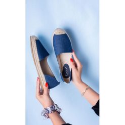 Granatowe półbuty espadryle jeansowe z wycięciem casu a20x6/j. Espadryle damskie Casu, bez wzorów, z jeansu, bez obcasa, bez zapięcia. Za 59,99 zł.