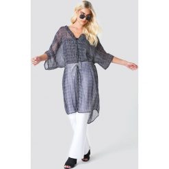 Saint Tropez Szyfonowa tunika - Grey,Multicolor. Szare tuniki damskie marki Saint Tropez, z poliesteru. W wyprzedaży za 80,98 zł.