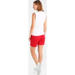 Bluzki, topy, tuniki: Tommy Jeans BADGE SLEEVELESS Koszulka polo bright white