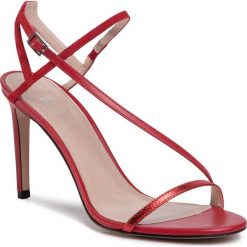 Sandały HUGO - Sienna Sandal 90 50428237 10199283 01 Bright Red 621. Czerwone klapki damskie HUGO, bez wzorów, ze skóry, bez obcasa, na obcasie. Za 1289,00 zł.
