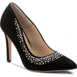 Szpilki SOLO FEMME - 34285-A7-020/000-04-00 Czarny. Czarne szpilki marki Solo Femme, z aplikacjami, ze skóry, eleganckie, bez obcasa, na obcasie, bez zapięcia. W wyprzedaży za 219,00 zł.