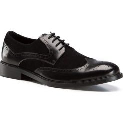 Buty męskie. Czarne półbuty męskie Wittchen, bez wzorów, ze skóry, eleganckie, bez zapięcia. W wyprzedaży za 259,90 zł.
