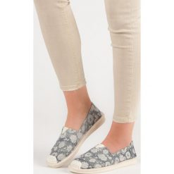 MODNE ESPADRYLE. Szare baleriny damskie SMALL SWAN, bez wzorów, bez obcasa. Za 40,90 zł.